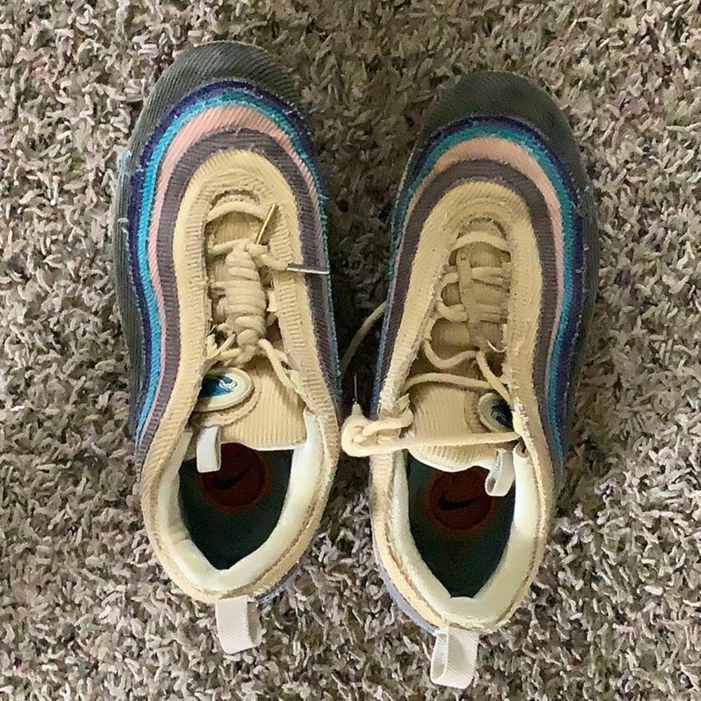 Sean Wotherspoons, I have 2 more pairs of laces need to find them though!